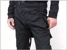 ヤスユキイシイ122205black３連ヒップバッグ付きカーゴパンツ
